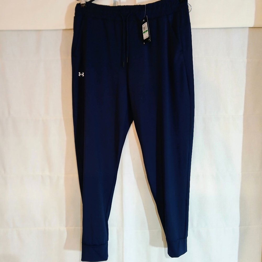 NEW! Under Armour | HeatGear Tapered Womens Pants (L)